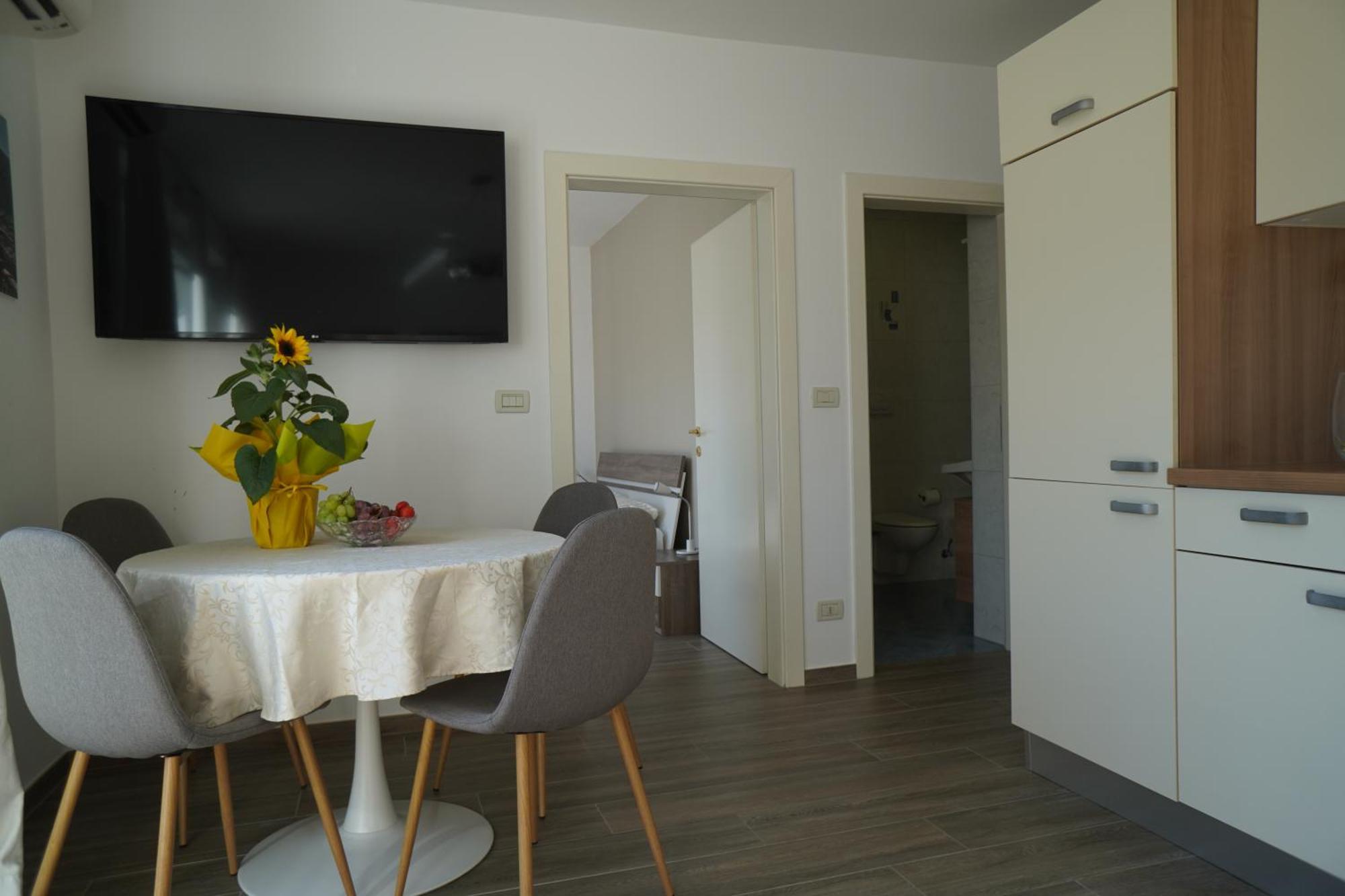 Apartment Roma Merano Bagian luar foto